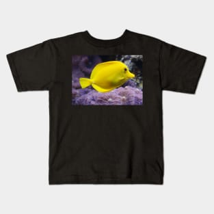 YELLOW REEF FISH IN ALL IT'S GLORY IN THE BLUE OCEAN DESIGN Kids T-Shirt